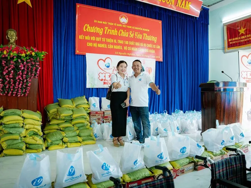 Hỗ trợ từ cộng đồng và gia đình